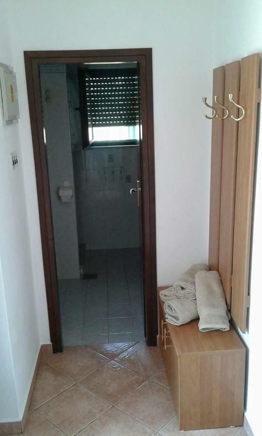 Apartment Tijano Krnica Esterno foto